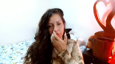 Snapshot of goddessnahi chatting on December 27, 12:50 am Naih Reyes online show from December 27, 12:50 am