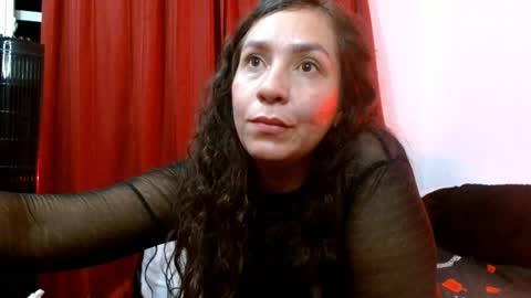 Snapshot of goddessnahi chatting on February 17, 5:04 am Naih Reyes online show from February 17, 5:04 am