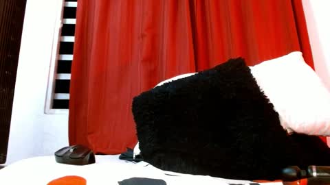 Snapshot of goddessnahi chatting on February 21, 5:24 am Naih Reyes online show from February 21, 5:24 am