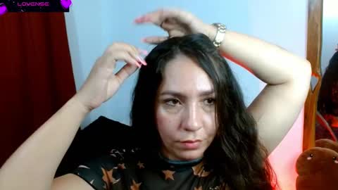 Snapshot of goddessnahi chatting on February 25, 2:14 am Naih Reyes online show from February 25, 2:14 am