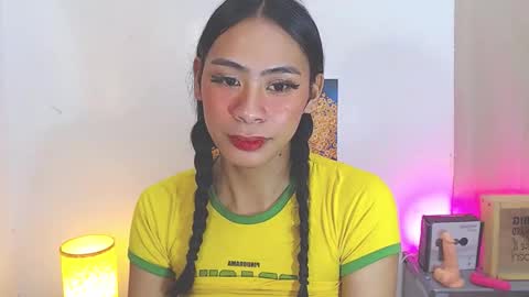 Kyla and Nian online show from November 15, 2:35 pm