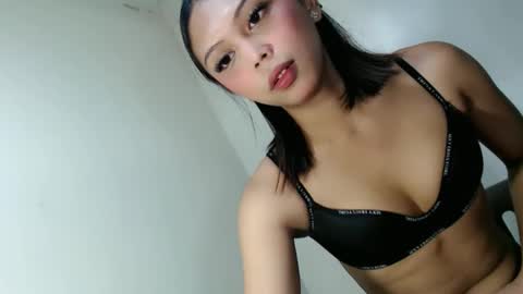 MISS LOVELY online show from May 1, 1:48 pm