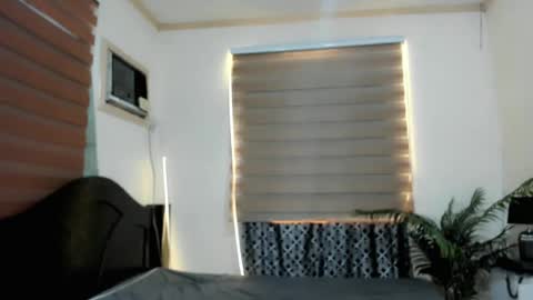 Snapshot of goddessoflostxx chatting on June 22, 3:25 am JENNIFER online show from June 22, 3:25 am