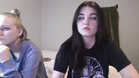 Snapshot of goddessshadowraven chatting on December 6, 2:17 pm Goddess Raven online show from December 6, 2:17 pm