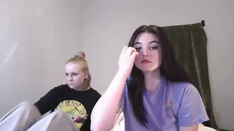 Snapshot of goddessshadowraven chatting on December 8, 6:50 pm Goddess Raven online show from December 8, 6:50 pm