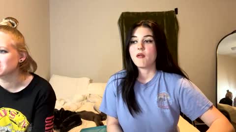 Snapshot of goddessshadowraven chatting on December 9, 12:56 am Goddess Raven online show from December 9, 12:56 am