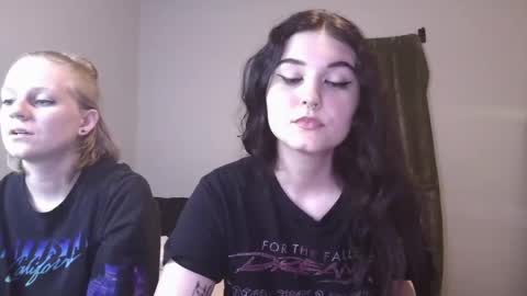 Snapshot of goddessshadowraven chatting on December 19, 1:39 am Goddess Raven online show from December 19, 1:39 am