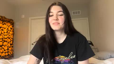 Snapshot of goddessshadowraven chatting on January 22, 4:23 pm Goddess Raven online show from January 22, 4:23 pm