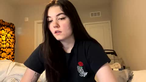 Snapshot of goddessshadowraven chatting on January 23, 4:04 pm Goddess Raven online show from January 23, 4:04 pm