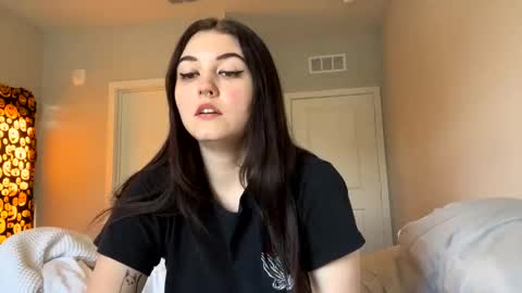 Snapshot of goddessshadowraven chatting on January 24, 4:28 pm Goddess Raven online show from January 24, 4:28 pm