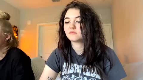 Snapshot of goddessshadowraven chatting on January 27, 4:33 pm Goddess Raven online show from January 27, 4:33 pm