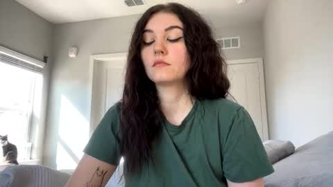 Snapshot of goddessshadowraven chatting on January 30, 4:02 pm Goddess Raven online show from January 30, 4:02 pm