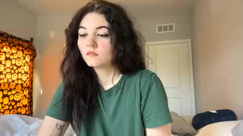 Snapshot of goddessshadowraven chatting on January 31, 3:55 pm Goddess Raven online show from January 31, 3:55 pm