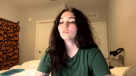 Snapshot of goddessshadowraven chatting on February 2, 1:45 am Goddess Raven online show from February 2, 1:45 am