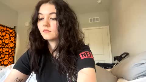 Snapshot of goddessshadowraven chatting on February 6, 4:25 pm Goddess Raven online show from February 6, 4:25 pm