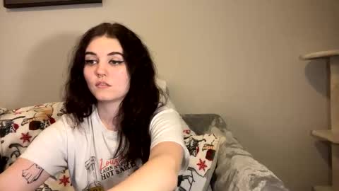 Snapshot of goddessshadowraven chatting on February 12, 1:09 am Goddess Raven online show from February 12, 1:09 am