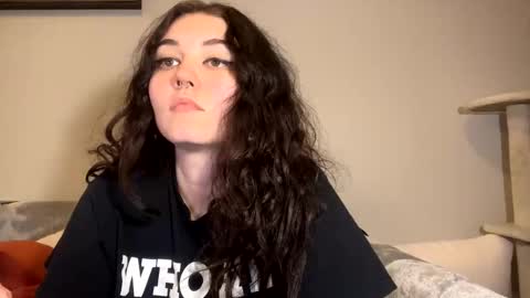 Snapshot of goddessshadowraven chatting on March 6, 2:09 am Goddess Raven online show from March 6, 2:09 am