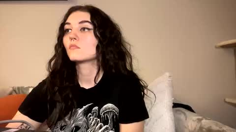 Snapshot of goddessshadowraven chatting on March 9, 2:39 am Goddess Raven online show from March 9, 2:39 am