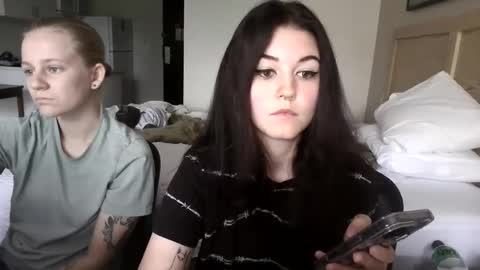 Snapshot of goddessshadowraven chatting on September 12, 4:18 pm Goddess Raven online show from September 12, 4:18 pm