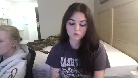 Snapshot of goddessshadowraven chatting on September 14, 4:44 am Goddess Raven online show from September 14, 4:44 am