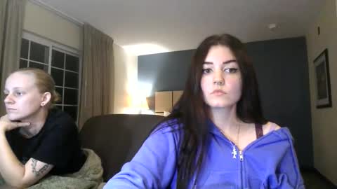 Snapshot of goddessshadowraven chatting on October 17, 12:47 am Goddess Raven online show from October 17, 12:47 am