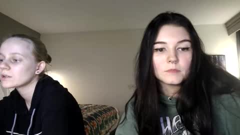 Snapshot of goddessshadowraven chatting on November 25, 3:17 am Goddess Raven online show from November 25, 3:17 am