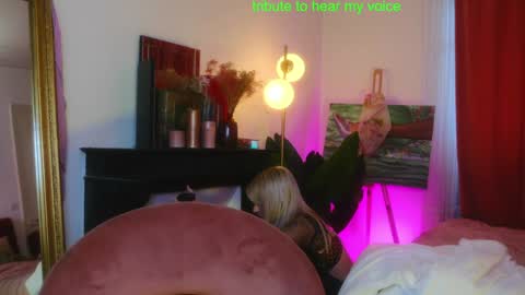 Snapshot of goddesssherry00 chatting on December 2, 1:24 pm Goddess Sherry online show from December 2, 1:24 pm