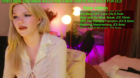 Snapshot of goddesssherry00 chatting on December 15, 8:36 pm Goddess Sherry online show from December 15, 8:36 pm