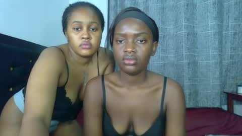 Snapshot of godess_lunah chatting on June 26, 6:34 pm godess_lunah online show from June 26, 6:34 pm