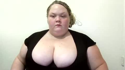 Snapshot of godessisabella chatting on June 27, 2:05 am godessisabella online show from June 27, 2:05 am