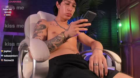 Snapshot of godly_huan chatting on February 3, 12:36 am HUAN online show from February 3, 12:36 am