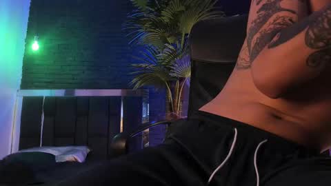 Snapshot of godly_huan chatting on February 26, 3:10 am HUAN online show from February 26, 3:10 am