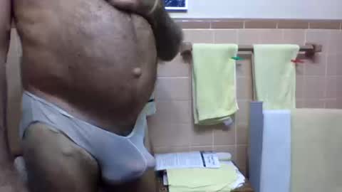 Snapshot of gojo885 chatting on October 12, 5:39 am gojo885 online show from October 12, 5:39 am