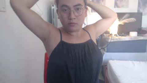 Snapshot of goldbella_ chatting on May 19, 3:02 am bella online show from May 19, 3:02 am