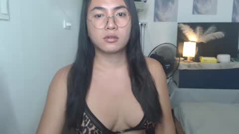 Snapshot of goldbella_ chatting on June 7, 12:26 am bella online show from June 7, 12:26 am