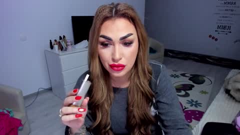 Snapshot of golddivine00 chatting on January 17, 5:32 am Nicole.. online show from January 17, 5:32 am