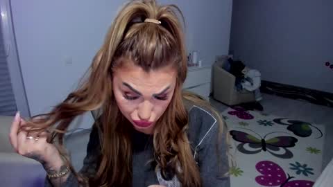 Snapshot of golddivine00 chatting on January 27, 5:14 am Nicole.. online show from January 27, 5:14 am