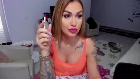 Snapshot of golddivine00 chatting on March 2, 7:21 am Nicole.. online show from March 2, 7:21 am