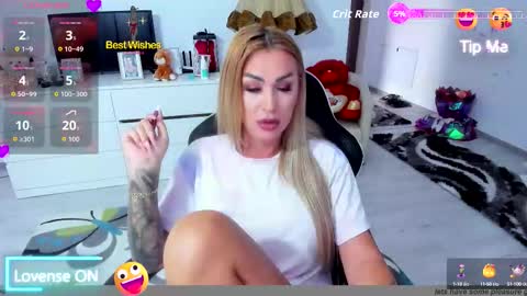 Snapshot of golddivine00 chatting on September 11, 5:51 am Nicole.. online show from September 11, 5:51 am