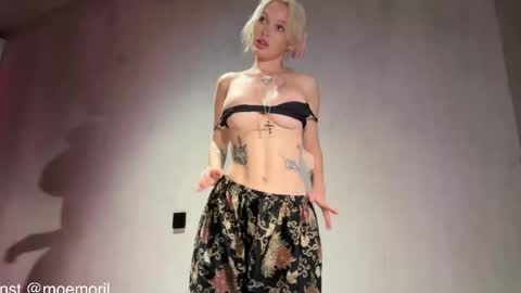 Aline meow   online show from April 23, 12:29 pm