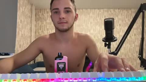 Golden boyyy21 online show from February 20, 2:35 pm