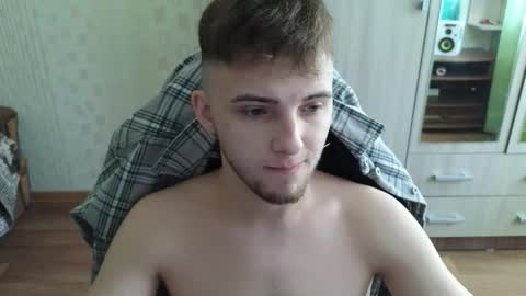 Snapshot of golden_boyyy21 chatting on March 14, 10:42 am Golden boyyy21 online show from March 14, 10:42 am