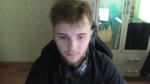 Snapshot of golden_boyyy21 chatting on April 20, 9:56 am Golden boyyy21 online show from April 20, 9:56 am