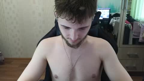Snapshot of golden_boyyy21 chatting on April 23, 1:02 pm Golden boyyy21 online show from April 23, 1:02 pm