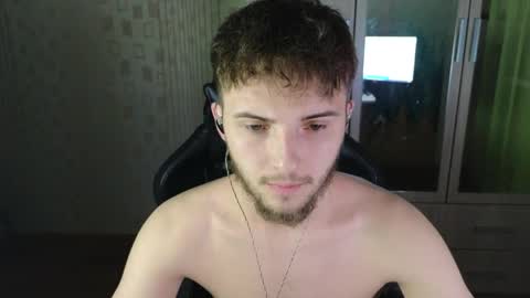 Snapshot of golden_boyyy21 chatting on April 27, 12:08 am Golden boyyy21 online show from April 27, 12:08 am