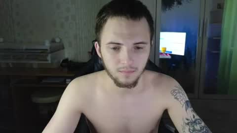 Snapshot of golden_boyyy21 chatting on July 1, 5:34 pm Golden boyyy21 online show from July 1, 5:34 pm
