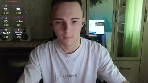 Snapshot of golden_boyyy21 chatting on July 5, 5:36 am Golden boyyy21 online show from July 5, 5:36 am