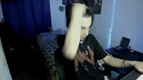 Snapshot of golden_ryan chatting on May 27, 2:41 am Jmmmm online show from May 27, 2:41 am