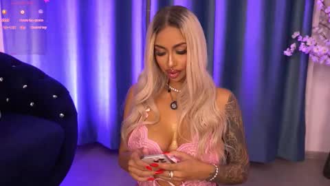 GoldenAmberX online show from December 1, 6:18 am