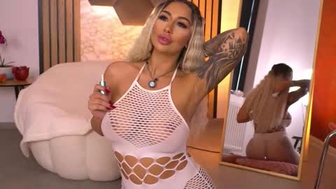 GoldenAmberX online show from February 12, 5:57 am